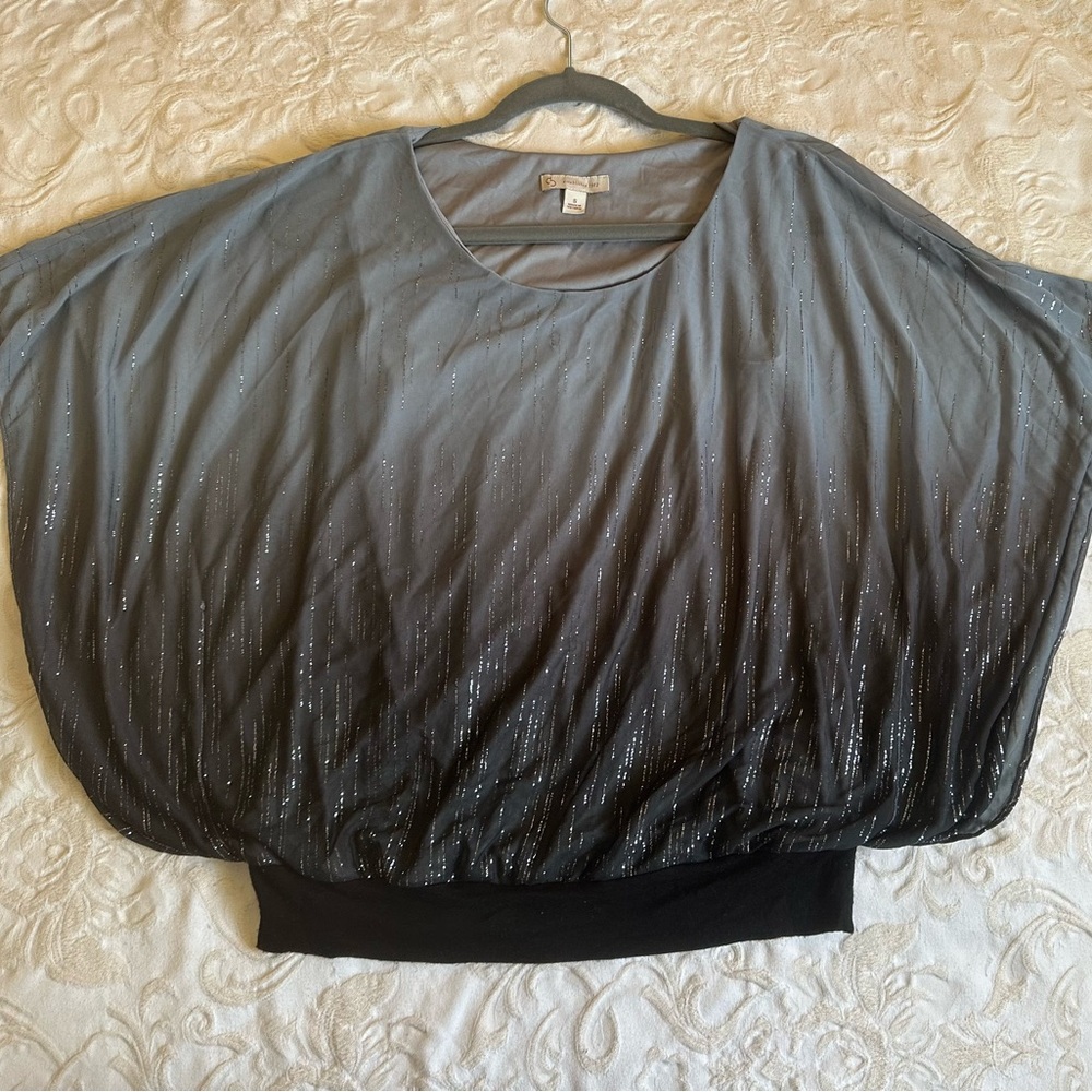 Chic Gray Top with Subtle Shimmer